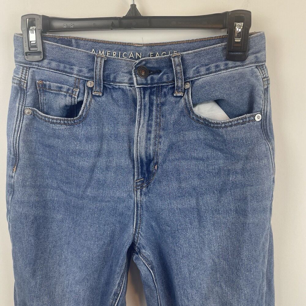 American Eagle Distressed Lightweight Mom Jean Size 2 Reg - Picture 8 of 10